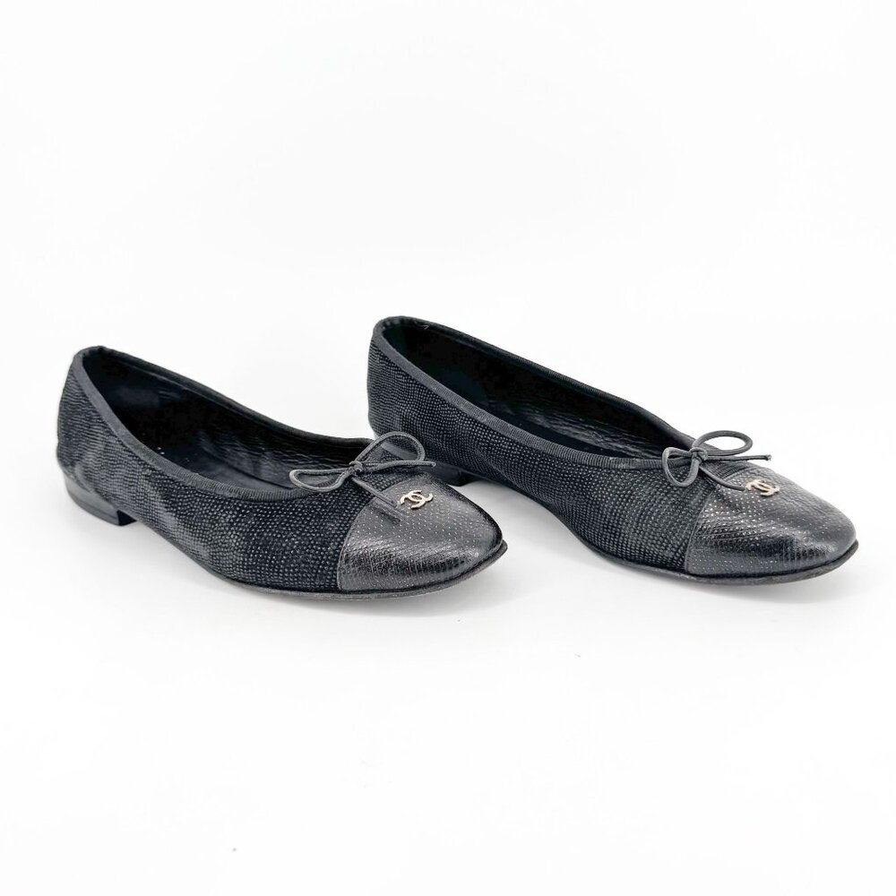 Chanel CC Cap Toe Ballet Flats Black & Gold Textured Shoes Size 38.5 US 7.5-8